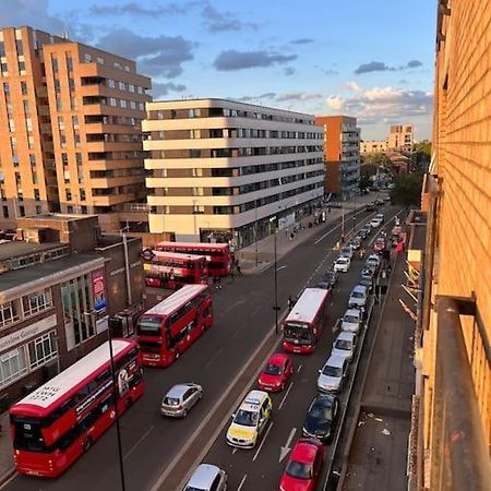 Private Double Bedroom In Hounslow Near Heathrow London Kültér fotó